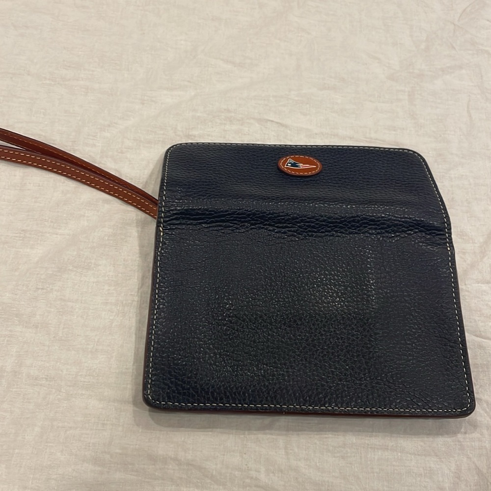 Dooney & Bourke NFL Patriots Milly Pebble Navy Blue Leather Wristlet Wallet - Picture 8 of 8